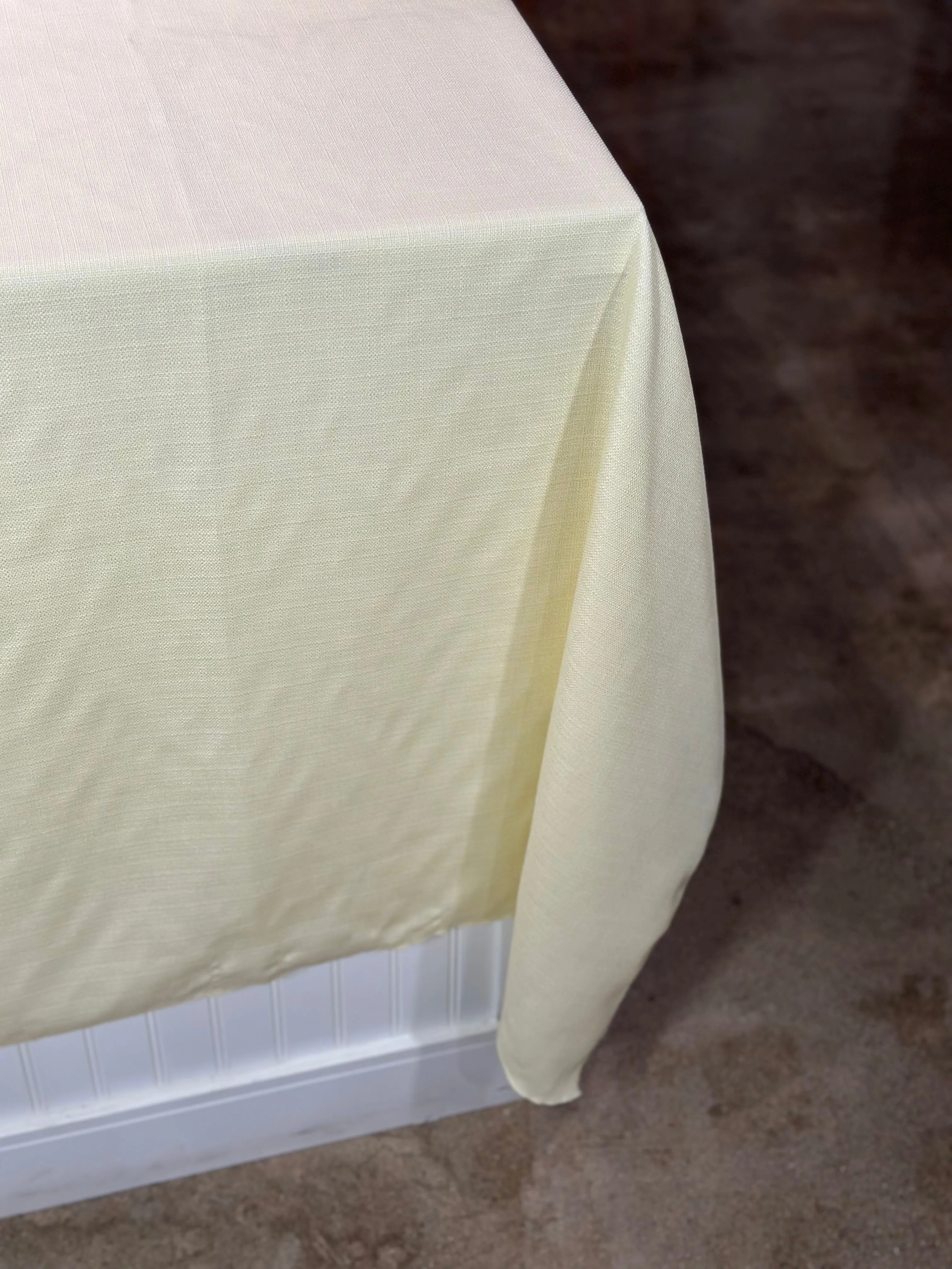 1pc - Rustic Linen Table Linen 132" Round - Ivory