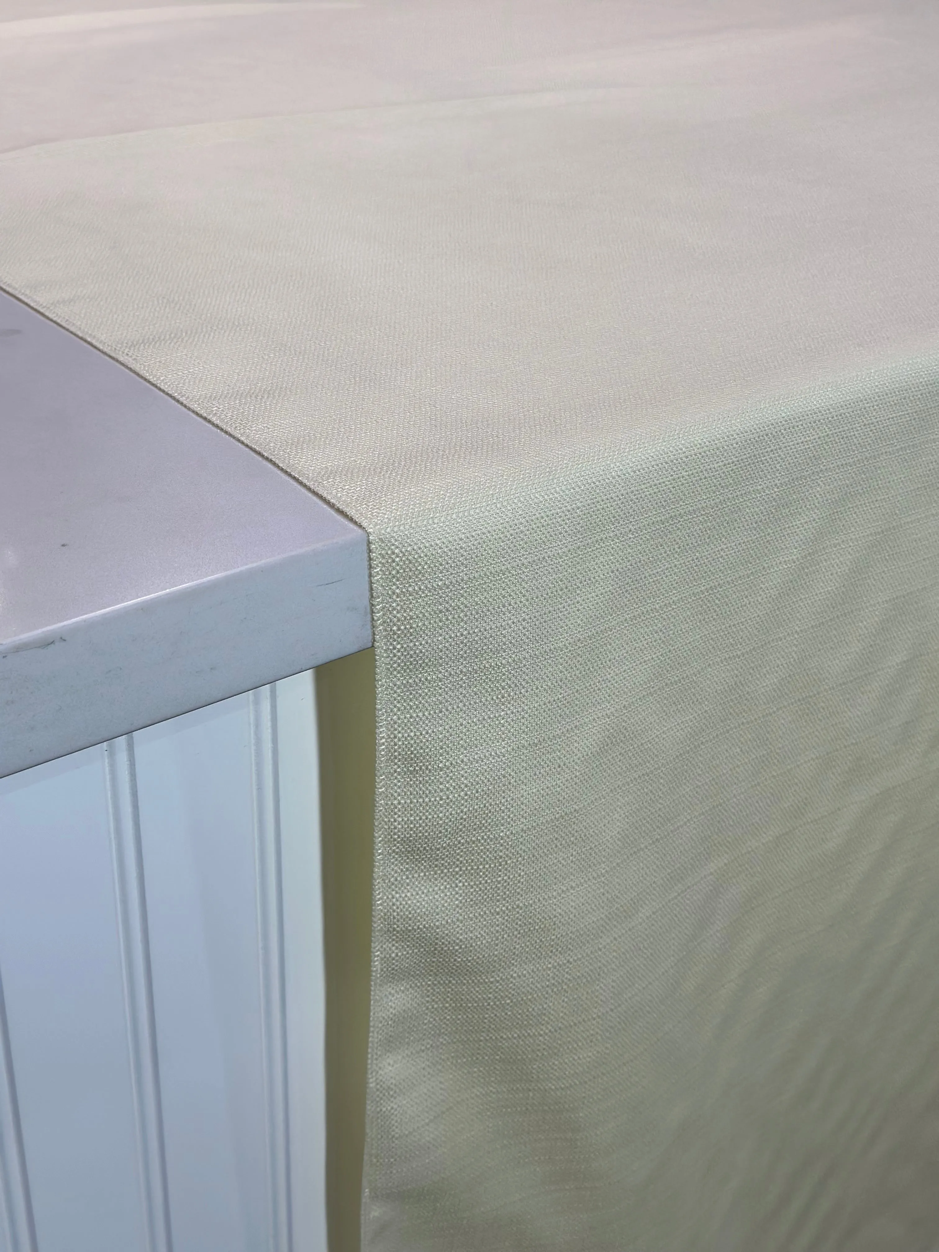 1pc - Rustic Linen Table Linen 132" Round - Ivory