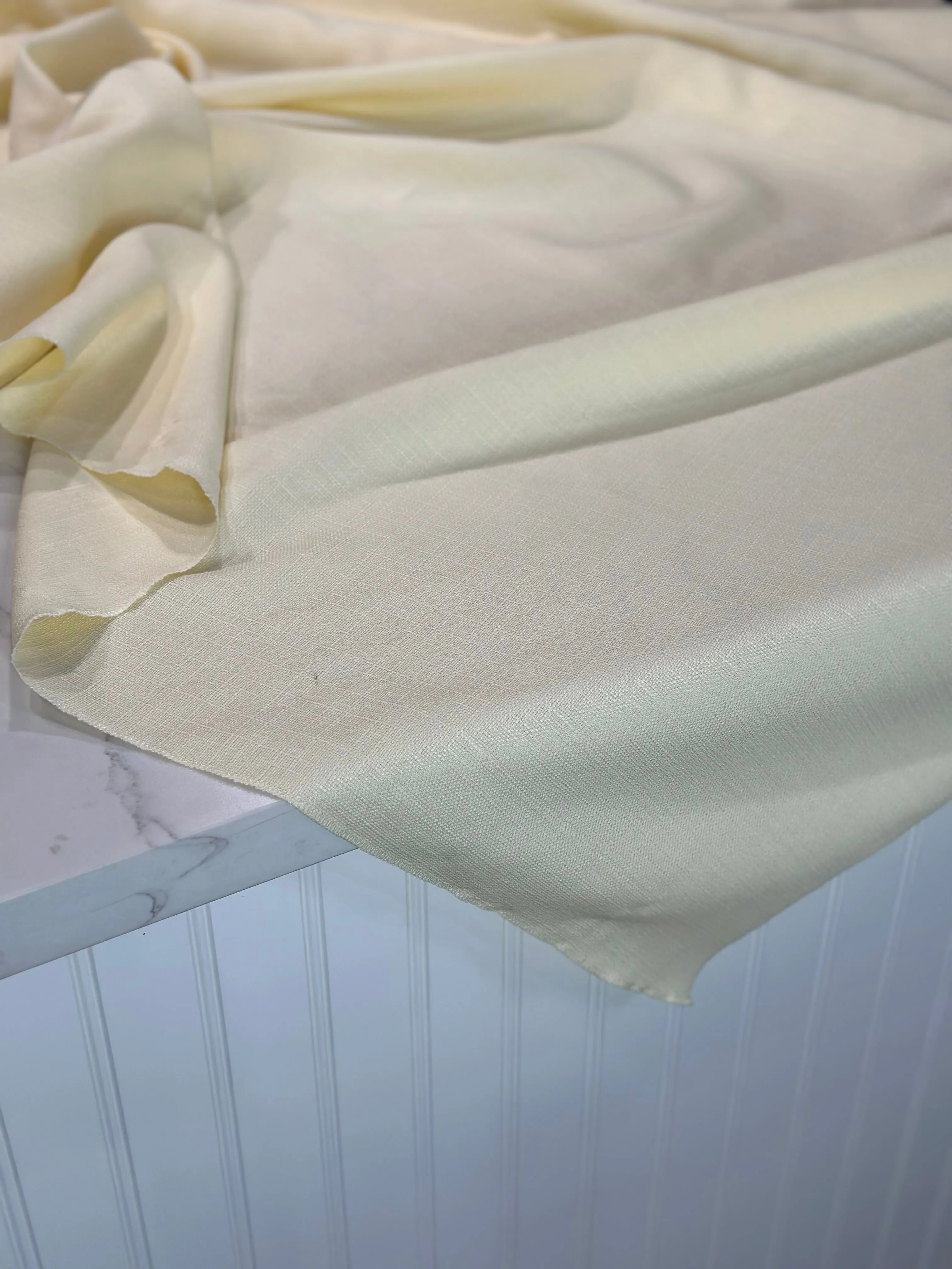 1pc - Rustic Linen Table Linen 132" Round - Ivory
